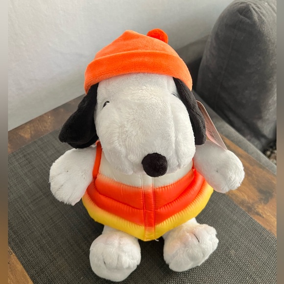 SNOOPY PLUSH. BRAND NEW! Fall 2024 collection! Great DEAL!!! - Picture 4 of 6